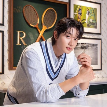 Pancarkan Pesona Old Money, Intip 7 Potret Kim Jae Won di Pop-Up Store Polo Ralph Lauren Hong Kong