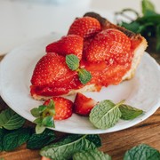 Resep Strawberry Glazed Pie, Solusi Dessert Cantik Tanpa Perlu Ribet Nyalain Oven