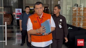Mantan Wakil Menteri Imigrasi tahun 2025-2026, Silmy Karim, menjalani pemeriksaan lanjutan sebagai tersangka kasus dugaan pemerasan terkait izin tinggal Warga Negara Asing (WNA) dan/atau penerimaan gratifikasi di lingkungan Direktorat Jenderal Imigra