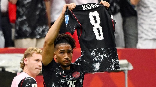 Soccer Football - FIFA World Cup 2026 - Group B - Canada v Qatar - BC Place, Vancouver, Canada - June 18, 2026 Canada's Nathan Saliba holds up the shirt of injured player Ismael Kone as he celebrates scoring their fourth goal IMAGN IMAGES via Reuters