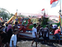 Tradisi Petik Laut Lampon, Hampir Seabad Dijaga Warga Banyuwangi