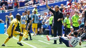 Soccer Football - FIFA World Cup 2026 - Group D - United States v Australia - Seattle Stadium, Seattle, Washington, U.S. - June 19, 2026 Australia coach Tony Popovic reacts during the match REUTERS/Albert Gea
