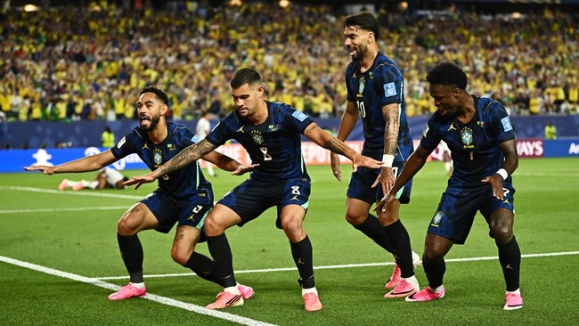 Soccer Football - FIFA World Cup 2026 - Group C - Brazil v Haiti - Philadelphia Stadium, Philadelphia, Pennsylvania, U.S. - June 19, 2026 Brazil's Matheus Cunha celebrates scoring their first goal with Bruno Guimaraes, Lucas Paqueta and Vinicius Juni