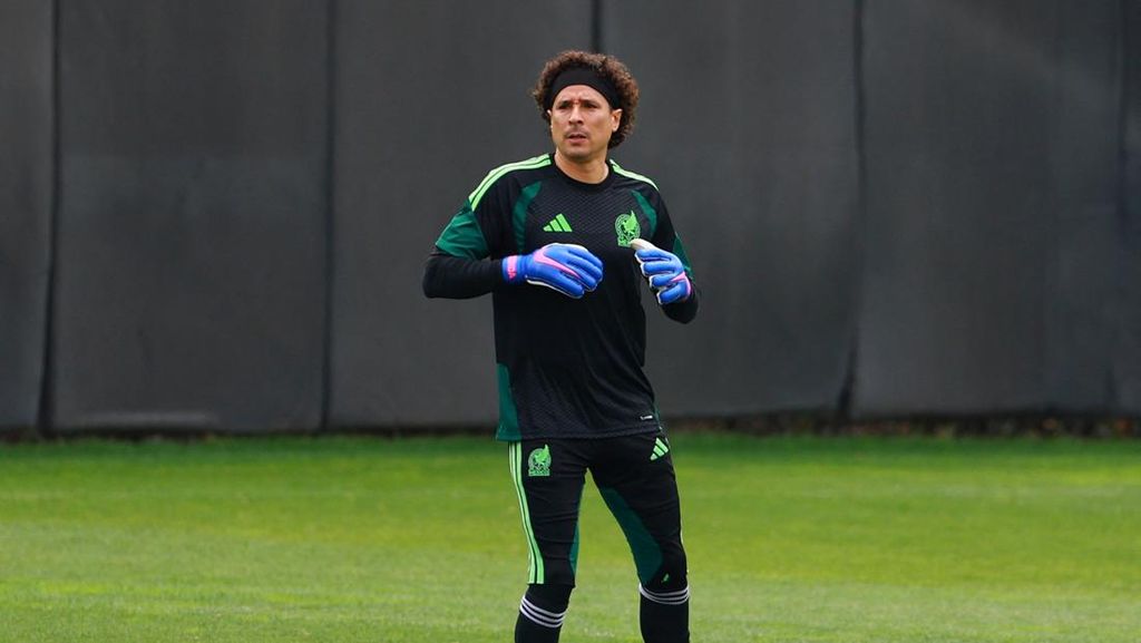 Apa Salah Ochoa hingga FIFA Batal Berikan Lambang Kehormatan?