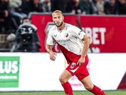 Persib Dikabarkan Bidik Bek FC Utrecht Mike van der Hoorn