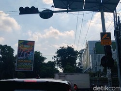 Lampu Lalu Lintas di Surabaya Masih Padam Bergiliran, Pengendara Sambat
