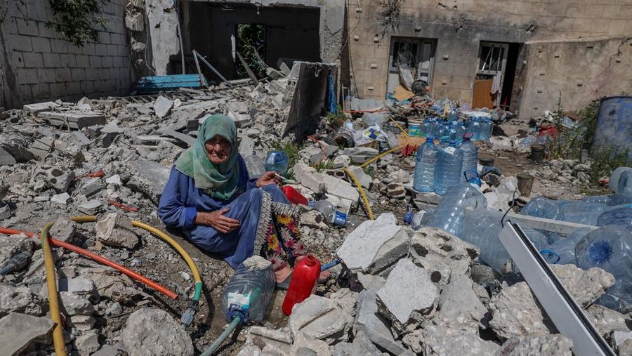 Rentetan serangan udara Israel kembali menghantam wilayah selatan negara Lebanon, Sabtu (20/6) waktu setempat. (REUTERS/Zohra Bensemra)