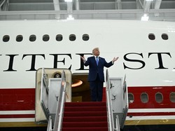 Trump Pamerkan Pesawat Hadiah Qatar yang Jadi Air Force One Baru