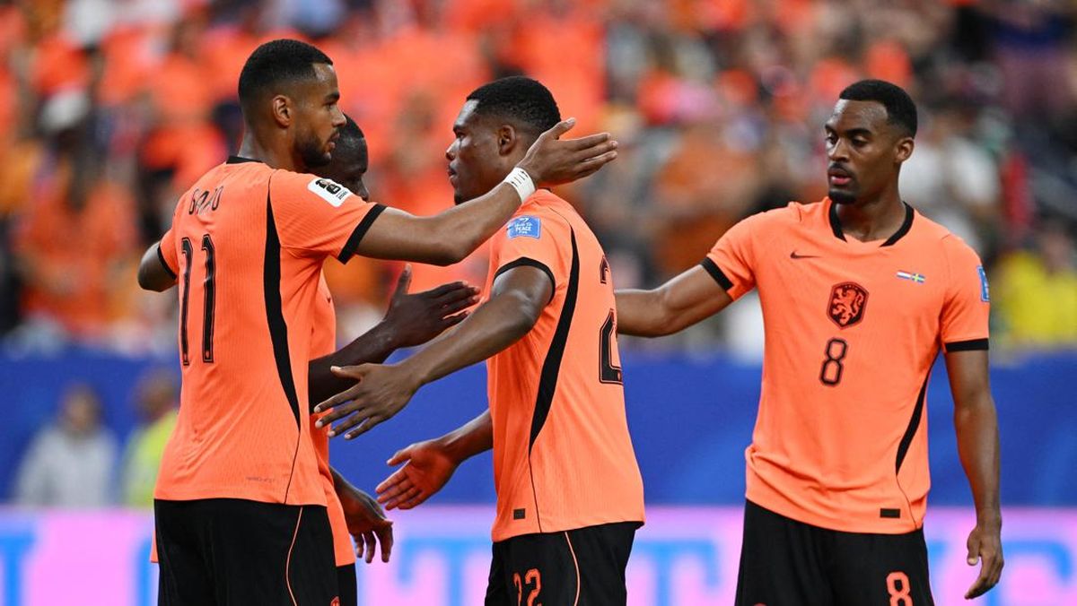 Foto: Belanda Pesta Gol Ke Gawang Swedia