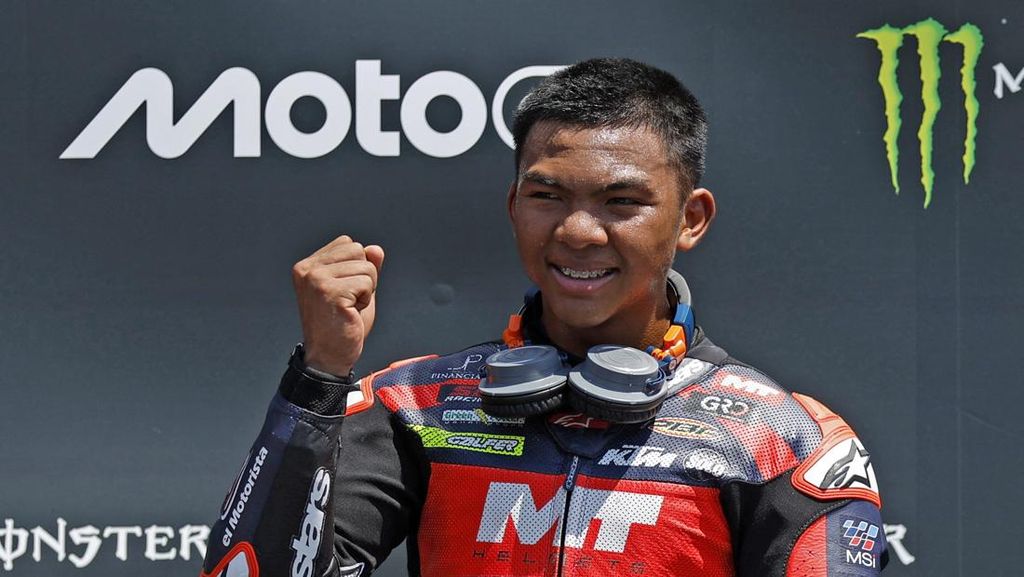 Menang Moto3 Ceko, Hakim Danish Tempel Ketat Veda Ega