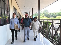 Dampingi Wapres ke Papua Barat, Wamendagri Pantau Manfaat Dana Otsus