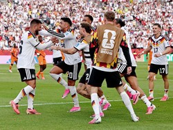 Soccer Football - FIFA World Cup 2026 - Group E - Germany v Ivory Coast - Toronto Stadium, Toronto, Canada - June 20, 2026 Germany's Deniz Undav celebrates scoring their second goal with Nadiem Amiri and teammates REUTERS/Thomas Mukoya     TPX IMAGES