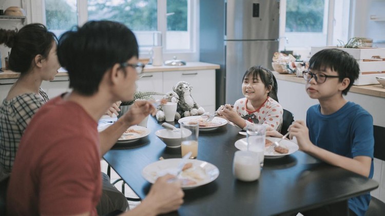 7 Kebiasaan di Rumah yang Membuat Anak Tumbuh Lebih Cerdas Menurut Pakar