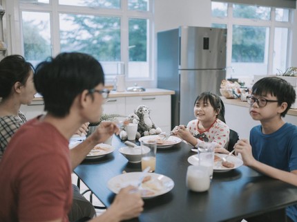 7 Kebiasaan di Rumah yang Membuat Anak Tumbuh Lebih Cerdas Menurut Pakar