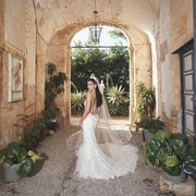 Chanel Bride! Intip Detail Gaun Pengantin Chanel Khusus Buat Dua Lipa