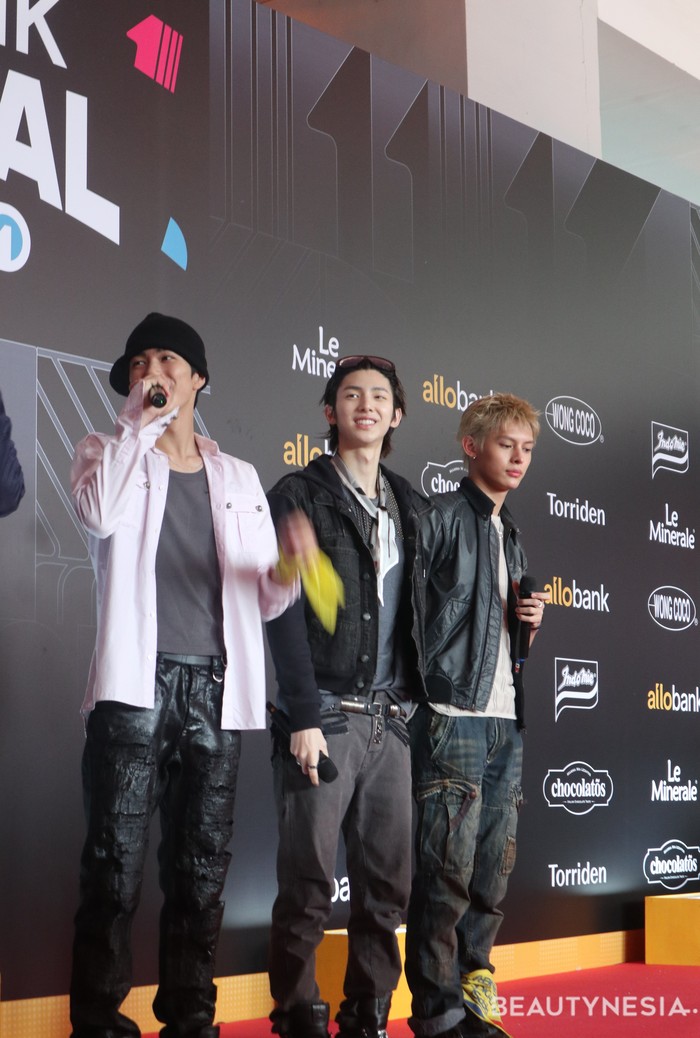 Sang maknae (anggota termuda), Keonho, juga mengikuti jejak leader dan mengucapkan, &ldquo;Gimana hari ini?&rdquo; dan &ldquo;Terima kasih&rdquo; yang disambut antusias oleh COER/Foto: Beautynesia/Nadya Quamila