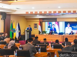 BNN Mendadak Tes Urine Anggota DPRD NTB Saat Rapat Paripurna