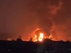 Kebakaran Besar Landa Pabrik Karet di Tanah Tinggi Tangerang