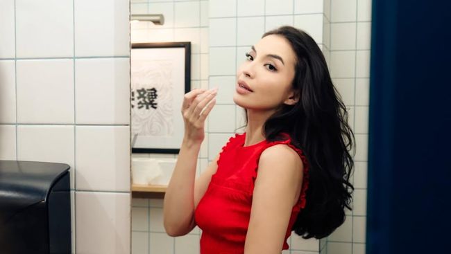 Blak-blakan Manohara Ungkap Alasan Menghilang dan Tak Main Sinetron
