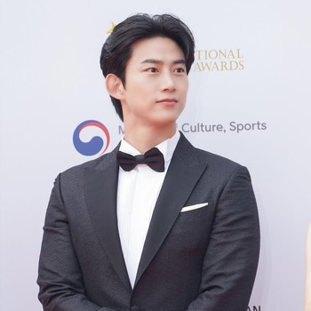 Siap Comeback Pasca Nikah, Ok Taecyeon Dikabarkan Bintangi Drakor Sageuk Baru