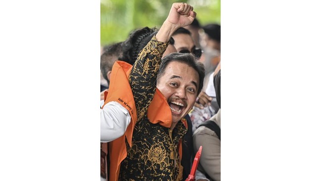 Pelimpahan Tersangka Roy Suryo dan Dokter Tifa ke Kejari Jaksel