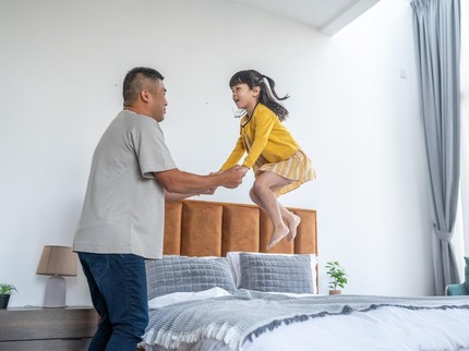 Kapan Anak Harus Bisa Melompat? Ketahui Perkembangan Sesuai Usia Bun