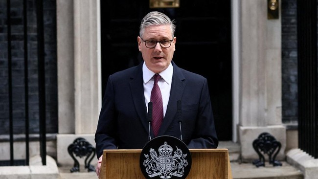 British Prime Minister Keir Starmer announces the timeline for his resignation, following Andy Burnham's decisive victory last week in the Makerfield by-election, outside 10 Downing Street, in London, Britain, June 22, 2026. REUTERS/Jack Taylor     T