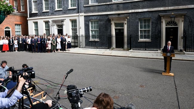 PM Inggris Keir Starmer Resmi Mengundurkan Diri