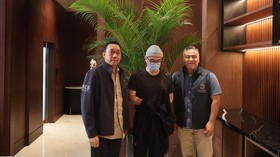 Divisi Hubinter Polri menangkap Bos PT Kresna Life, Michael Steven yang menjadi buronan kasus dugaan Tindak Pidana Pencucian Uang (TPPU) dan penggelapan dana asuransi nasabah di Maroko.