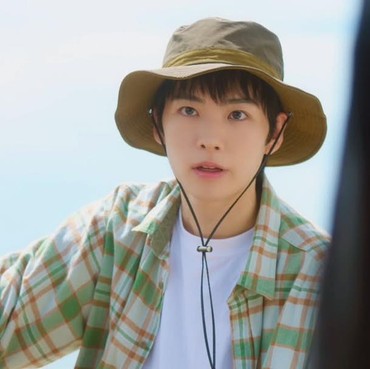 Terungkap Sosok Pria di MV 'Lemon Tang' Hearts2Hearts yang Bikin Penasaran