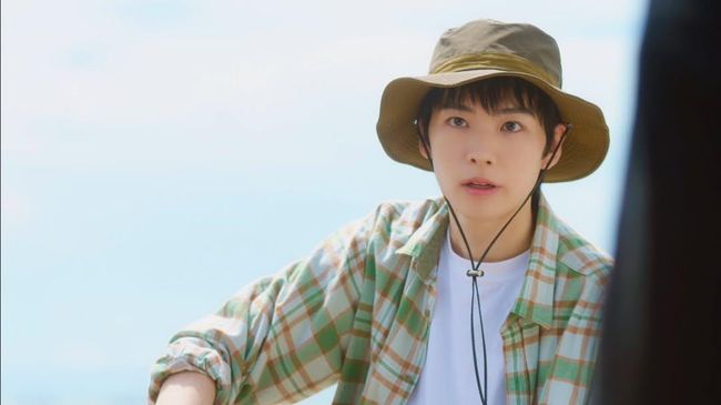 Terungkap Sosok Pria di MV Lemon Tang Hearts2Hearts yang Bikin Penasaran