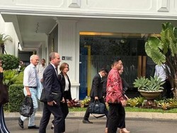 Mendikti Boyong Profesor Imperial College London Bertemu Prabowo, Bahas Apa?