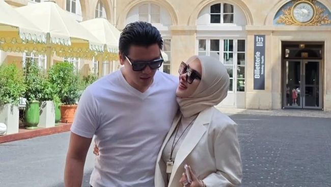 Reino Barack Rayakan Ultah Ke-42, Syahrini Tulis Pesan Penuh Cinta Dari Paris