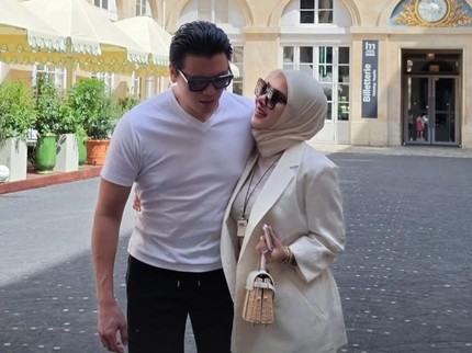 Reino Barack Rayakan Ultah Ke-42, Syahrini Tulis Pesan Penuh Cinta dari Paris