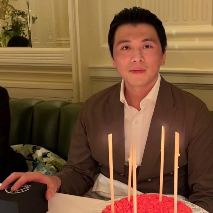 <p>Melihat dari laman Instagram, pelantun lagu <em>Sesuatu</em> itu membagikan potret sang suami beserta kue ulang tahun. Dalam unggahan tersebut, Syahrini juga menuliskan ucapan ulang tahun untuk Reino. "Selamat ulang tahun untuk kamu," tulis Syahrini, dikutip dari akun Instagram <em>@princessyahrini</em>. (Foto: Instagram @princessyahrini)</p>