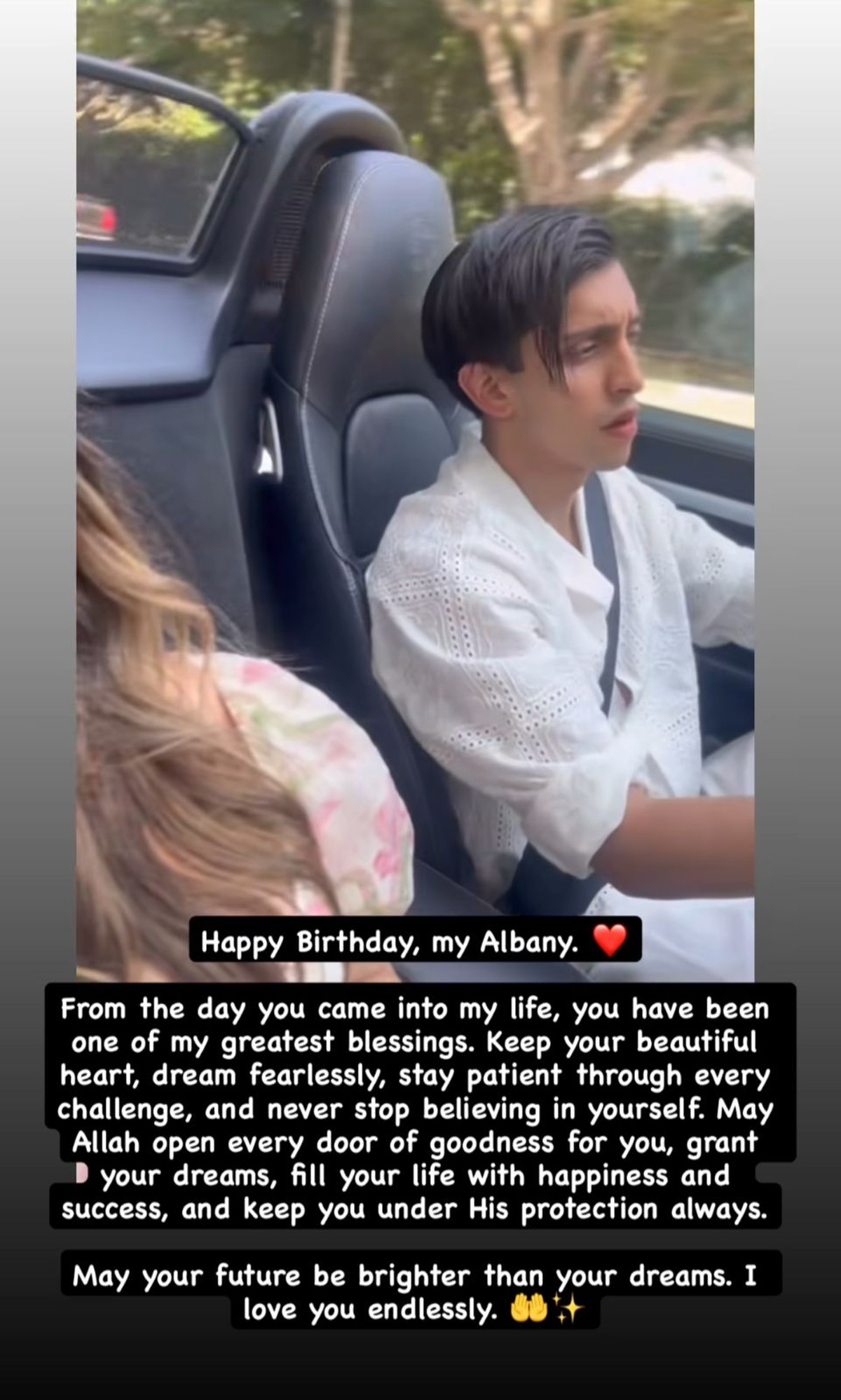 Sarah Azhari dan Albany Ray