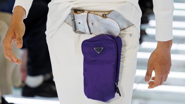 Koleksi Prada Spring/Summer 2027 di Milan Men's Fashion Week, Italia, Minggu (21/6).