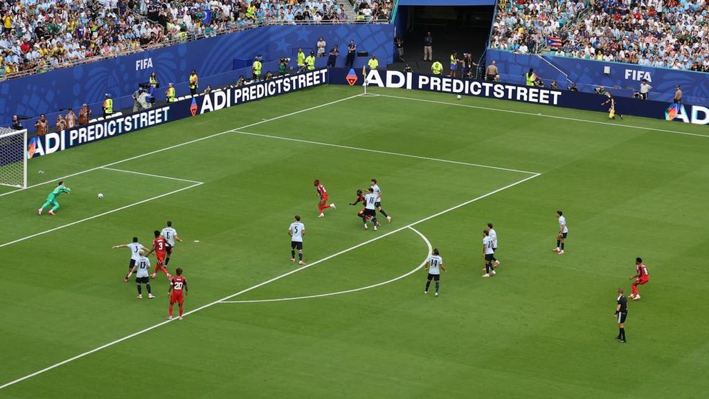 FOTO: Cape Verde Bikin Gol, Uruguay Seri Lagi