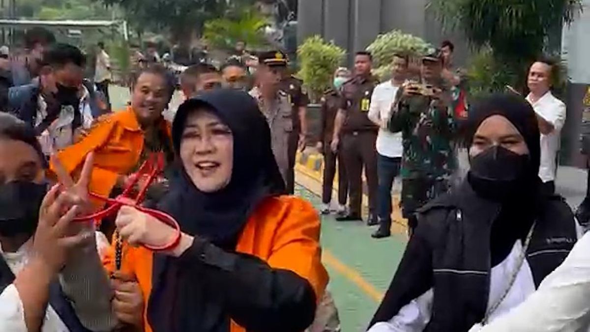 Momen Roy Suryo dan Dokter Tifa Dilimpahkan ke Kejaksaan