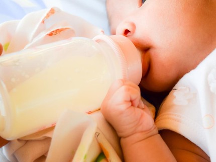 Viral Kisah Bayi 3 Bulan di China Masuk ICU Usai Minum Susu Dicampur Jus Sayuran