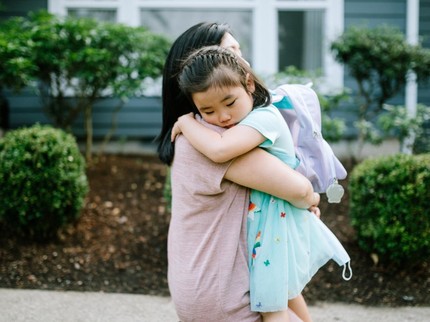 11 Kalimat Orang Tua yang Diam-diam Mengikis Kepercayaan Diri Anak