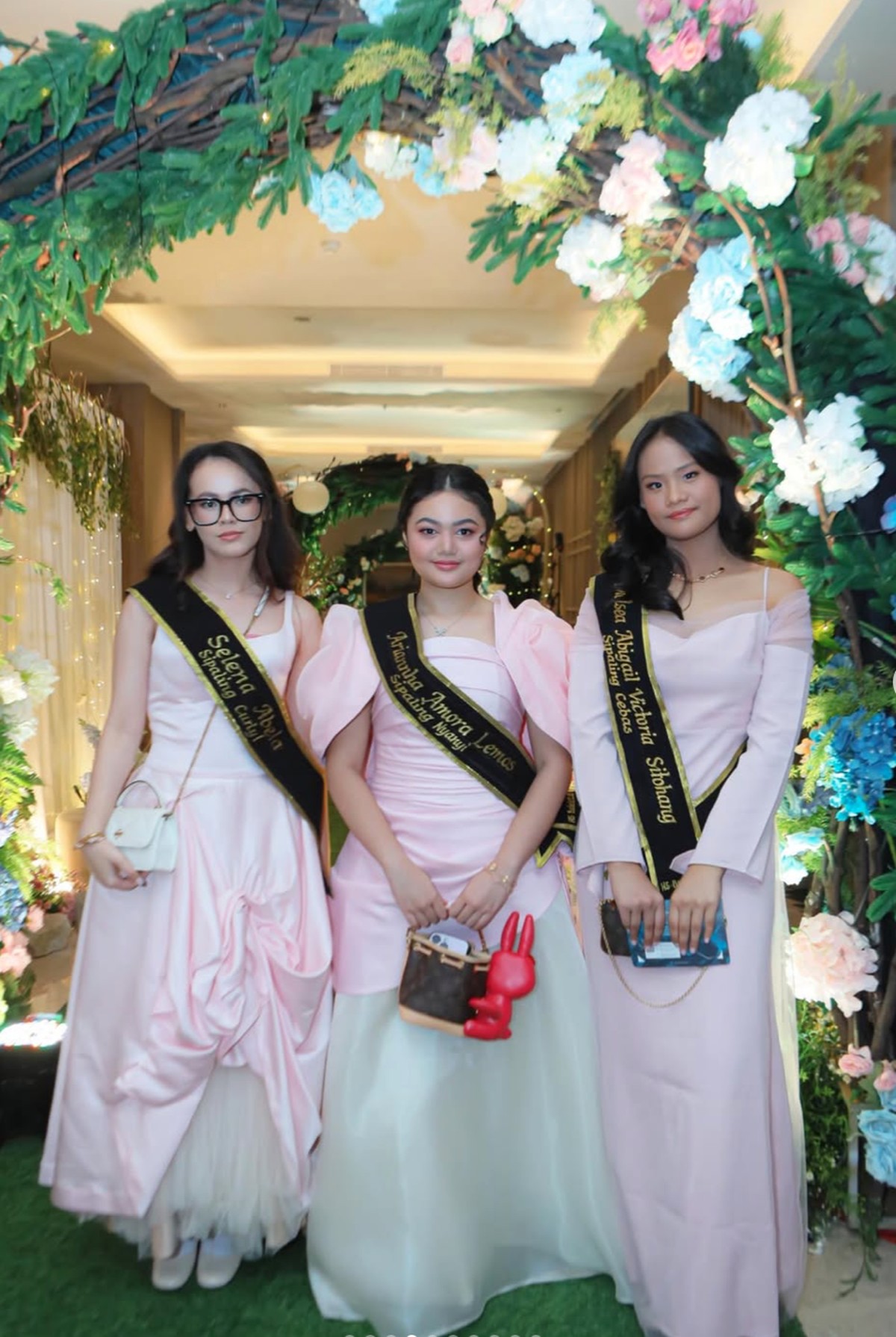 Amora Lemos