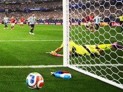 Soccer Football - FIFA World Cup 2026 - Group J - Argentina v Austria - Dallas Stadium, Arlington, Texas, U.S. - June 22, 2026 Argentina's Lionel Messi misses a penalty kick REUTERS/Hannah Mckay     TPX IMAGES OF THE DAY