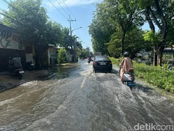 Sejumlah Titik di Surabaya Masih Terendam Banjir