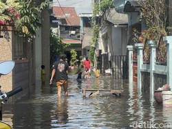 Banjir Masih Rendam Surabaya hingga Siang, Ini Pemicunya