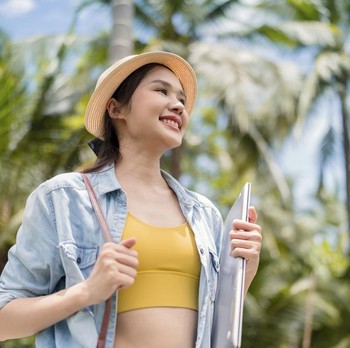 6 Tips Agar Selalu Tampil Fresh dan Bersih Saat Cuaca Panas