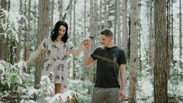 5 Zodiak yang Miliki Love Language Act of Service