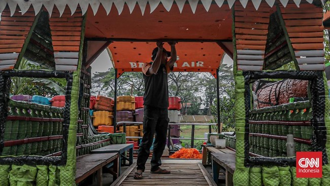 Kreasi DLH Cakung Ubah Sampah jadi Perahu
