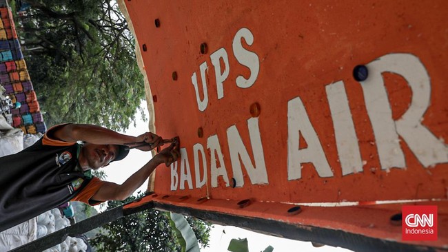 Kreasi DLH Cakung Ubah Sampah jadi Perahu