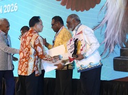 Kemendagri Beri Penghargaan bagi Daerah Berprestasi di Regional Papua